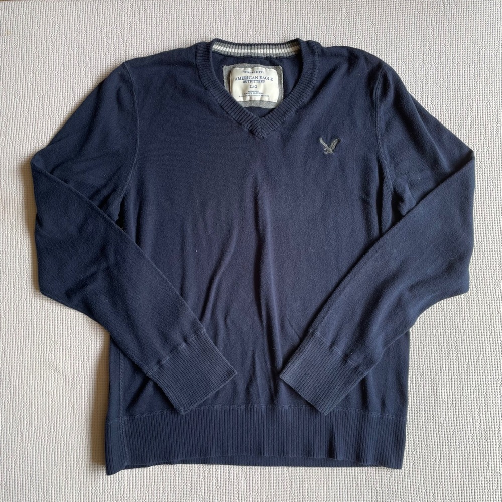 American Eagle Mens Navy Blue V-Neck Sweater Vintage Fit Large Embroidered Logo